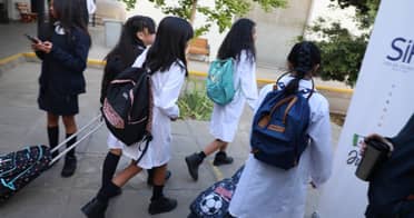 Regreso a clases y salud mental: Especialista advierte sobre el estrés escolar y la importancia de no centrarse solo en las notas