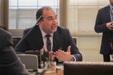 Contraloría ordena a Dideco de Linares restituir más de $22 millones recibidos mientras estaba privado de libertad