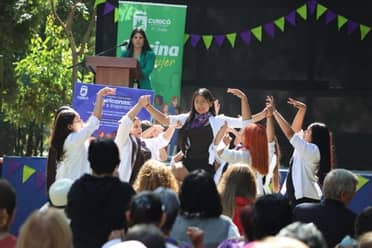 Curicó conmemora el 8M con masiva jornada de bienestar y talleres de autocuidado