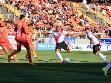 Para el olvido: Curicó Unido sufre dura goleada por 5 a 1 ante Cobreloa en el norte