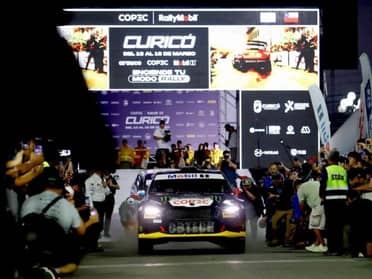 Copec RallyMobil 2026 arranca en Curicó con multitudinaria largada y emotivo homenaje a "Chaleco" López