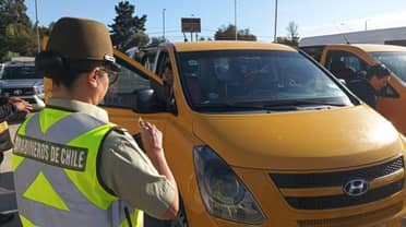 Autoridades inician masiva fiscalización de furgones escolares en Curicó de cara al inicio del año escolar