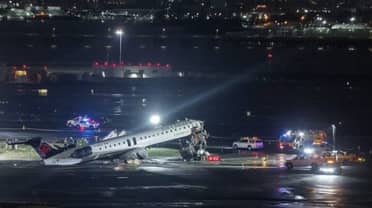 Avión de Air Canada choca con camión de bomberos en aeropuerto de Nueva York