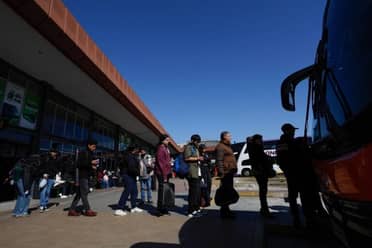 Buses interurbanos critican exclusión de ayudas gubernamentales por alza de combustibles