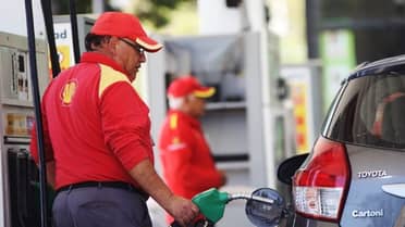 Expertos alertan posible alza de hasta $45 por litro en bencina a fines de marzo