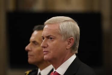 Kast define indultos a uniformados y abre puerta a otro candidato presidencial