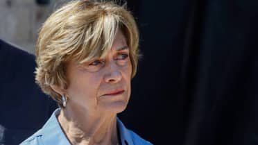 Evelyn Matthei critica alza de combustibles y propone “cerrar embajadas y lo que no sea indispensable”