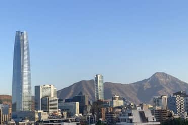 Actividad económica chilena retrocede 0,1% en enero, incumpliendo expectativas de crecimiento