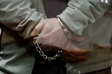 Tribunal condena a siete años de cárcel a hombre por abusos sexuales reiterados contra una menor en Pelluhue