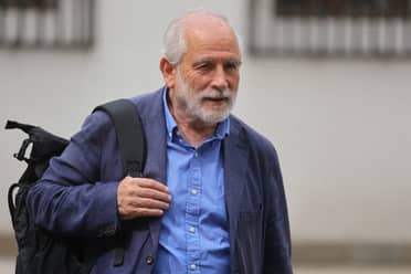 Denuncian por Ley Karin a exministro de Vivienda y Urbanismo, Carlos Montes