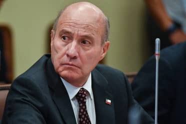 De "Estado quebrado" a "situación fiscal deteriorada" : La polémica comunicacional que obligó intervenir a Contraloría