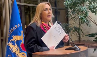 Diputada Jiles impulsa dos nuevos proyectos de retiro de fondos AFP para enfrentar el "bencinazo"