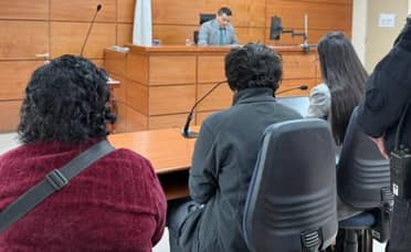 Habla madre de estudiante armado en Curicó: Cuestiona falta de tratamientos y descarta amenaza para la comunidad escolar