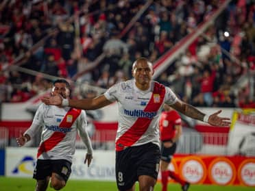 Curicó Unido vence a Puerto Montt manteniendo su racha en el Ascenso