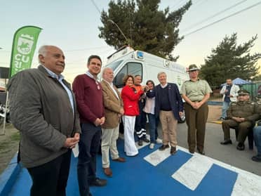 Municipalidad de Curicó entrega nueva ambulancia al Cesfam de Los Niches tras años de espera