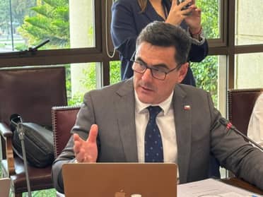 Subsecretario de Pesca expone agenda legislativa descartando cambios a la ley de fraccionamiento