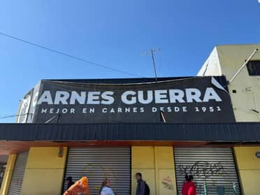 Concejales aprueban acuerdo para saldar millonaria deuda de "Carnes Guerra" en el Mercado Municipal de Curicó