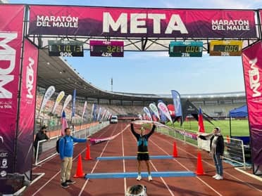 Jean Michel Aspeé se corona campeón de la inédita "Ultra 90K" en el Maratón del Maule