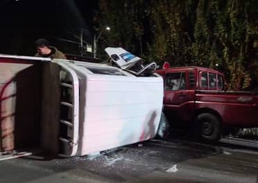 Conductor se encuentra en riesgo vital tras grave sineistro vial en el sector El Plumero de Rauco