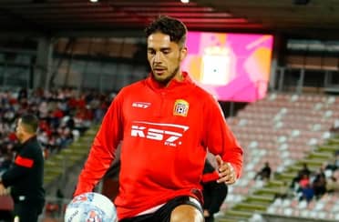 Sanhueza sobre su rol como volante en Curicó Unido: "Si es por el bien del equipo, hay que hacerlo"