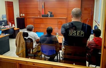 Formalizan a dos estudiantes por exhibir arma en Universidad de Antofagasta