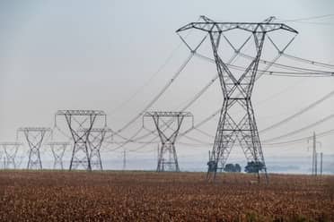 Senadora Vodanovic insiste en creación de royalty eléctrico ante alza en cuentas de luz en el Maule