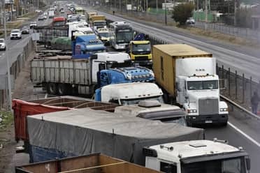 Camioneros advierten al gobierno: "Habrá consecuencias" si no frenan alzas de combustible