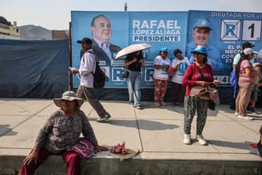 Elecciones en Perú presentan 36 candidatos y papeletas gigantes