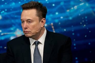 Elon Musk anuncia inversión de US$3.000 millones para fábrica de chips de Tesla