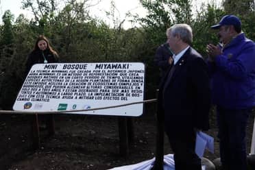 Curicó inaugura su primer Bosque Miyawaki en antiguo basural de Santa Fe