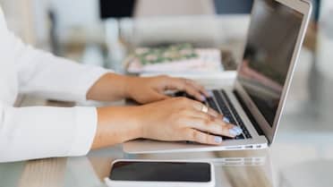 Sence abre postulaciones a becas laborales gratuitas: Conoce las opciones disponibles
