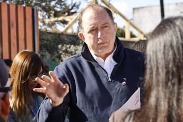 Ministro de Vivienda compromete agilizar proyecto habitacional del comité Los Castaños en Curepto