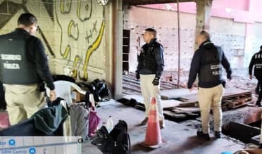 Realizan operativo de desalojo en Teatro Victoria de Curicó por ocupación irregular