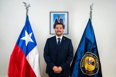 Camilo Escanilla asume como nuevo director regional de Senama en el Maule