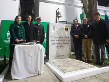 Con revelación de un memorial se desarrolló homenaje a las Glorias Navales en Cementerio Municipal de Curicó