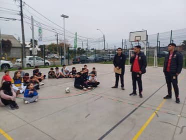 SENDA Previene Curicó desarrolla exitosa clínica deportiva en Villa El Encanto III
