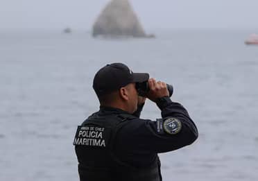 Despliegan operativo de búsqueda de pescador desaparecido en Constitución