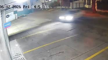 Conductor se da a la fuga tras chocar con vivienda en Curicó