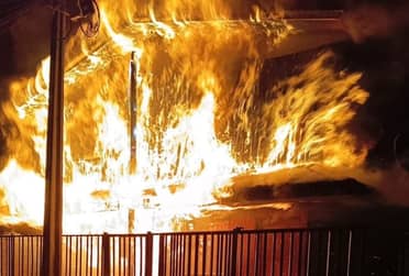 Voraz incendio destruye vivienda y causa daños en jardín infantil "Burbujitas de Colores" en Cordillerilla
