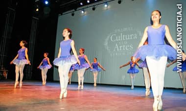 Curicó vivió su III gala de la Cultura y la Artes en nuevo Teatro Provincial