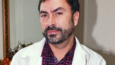 Médico presenta recurso de protección por homofobia laboral