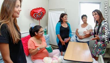 Candidatas a reina de la vendimia visitaron el Hospital de Curicó