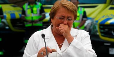 [VIDEO] Manifestantes funan a la presidenta