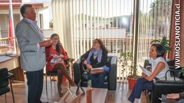Rauco comparte experiencia de su "Farmacia Popular" con otras comunas