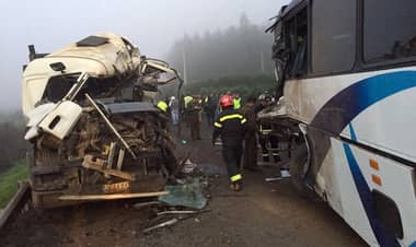 [ACTUALIZADO] Un muerto deja choque frontal en camino a Iloca