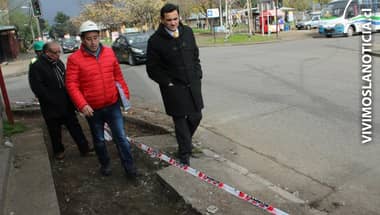 Continúan trabajos de reposición de veredas en sector Dragones y Los Aromos