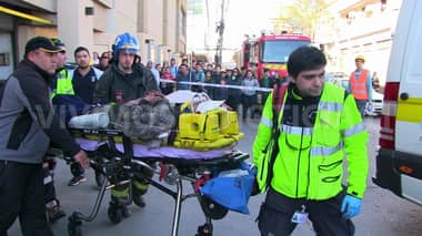 [FOTOS/VIDEO] Identifican a trabajadores lesionados tras caer montacargas