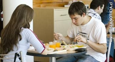 125 mil estudiantes universitarios recibirán beca de alimentación