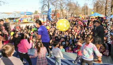 Niños disfrutan de gran parque de entretenciones