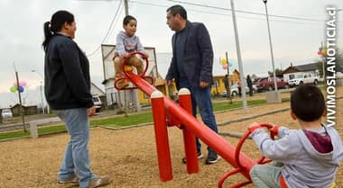 Villa Esmeralda inauguró su flamante plazoleta y zona juegos